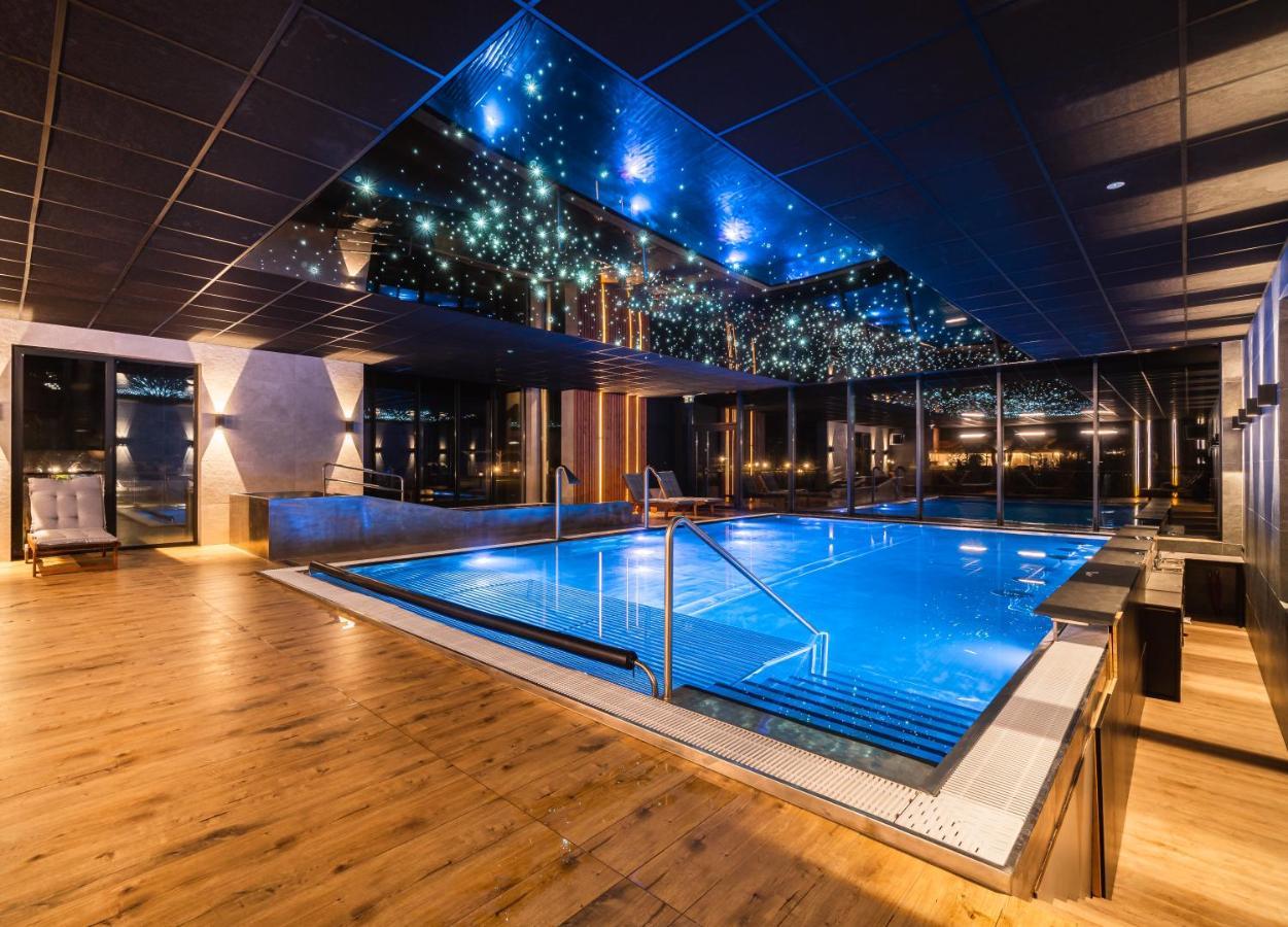 Carynska Resort & Spa Lutowiska Eksteriør bilde