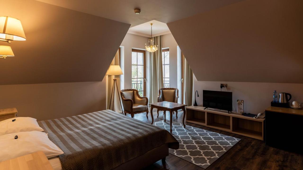 Carynska Resort & Spa Lutowiska Eksteriør bilde