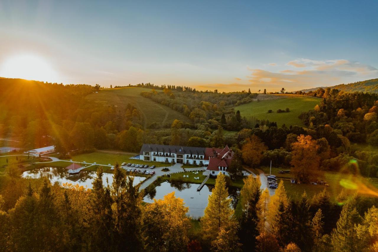 Carynska Resort & Spa Lutowiska Eksteriør bilde