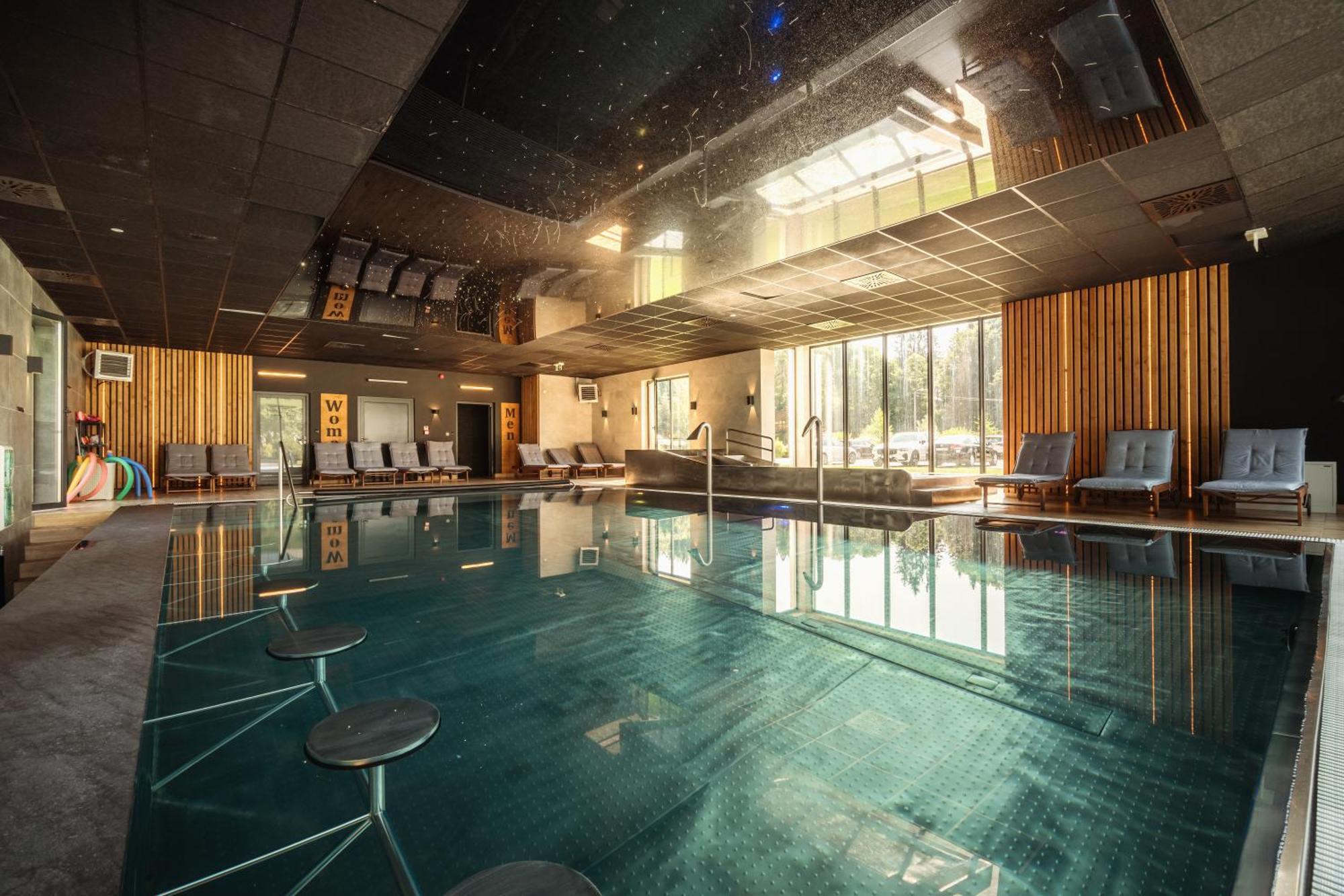 Carynska Resort & Spa Lutowiska Eksteriør bilde