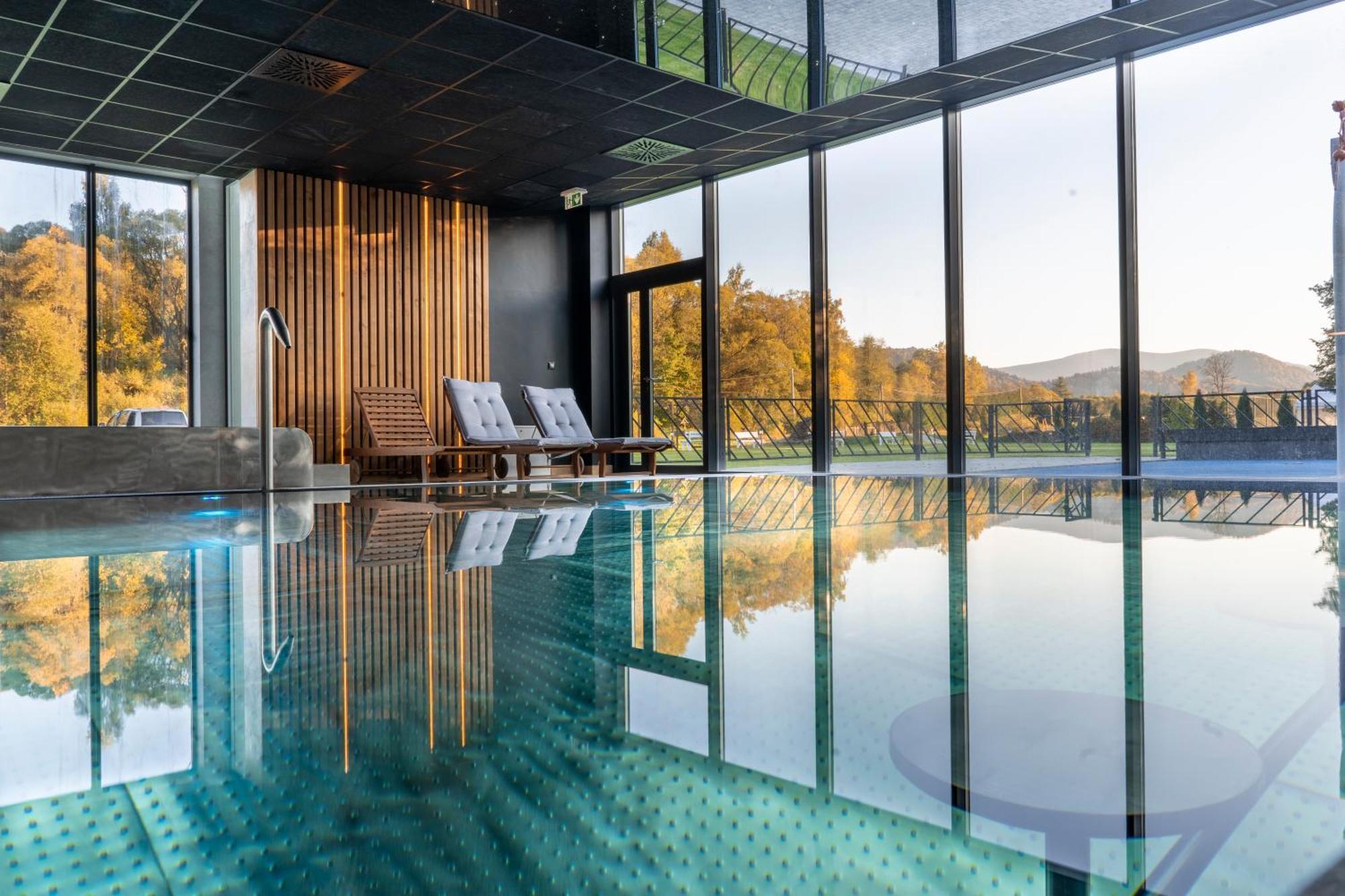 Carynska Resort & Spa Lutowiska Eksteriør bilde